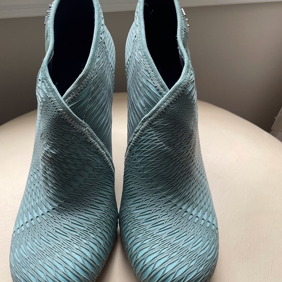 Like New! - Picture 3 of 8